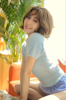 免费女人光着全身照片